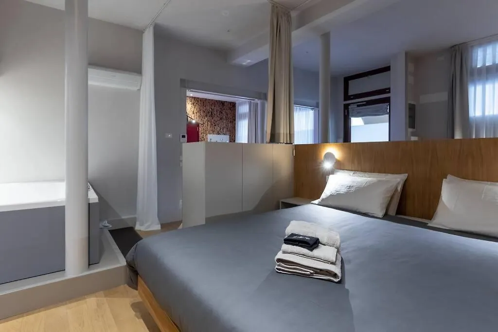 Materia Loft Design In Palazzo Nobiliare Al Duomo Apartment Padova